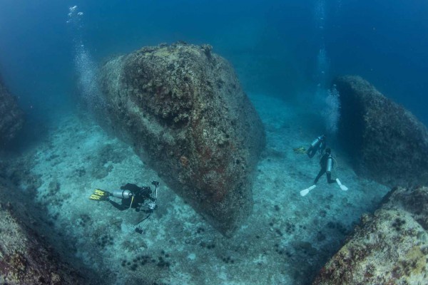 foto-taucher-unterwasserfotografie-seychellen-granitbloecke-unterwasserlandschaft3942A98C-F2F3-6E36-96FA-07380A816ED0.jpg